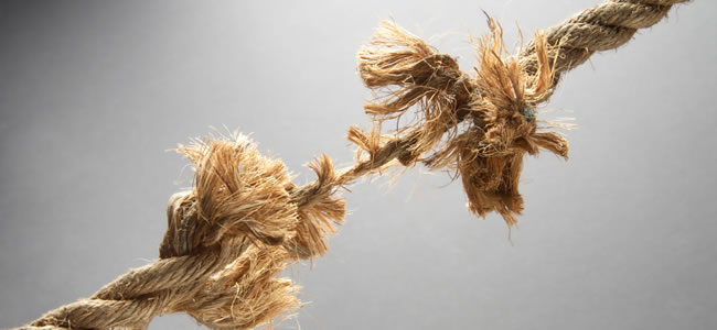 a stretched fray rope
